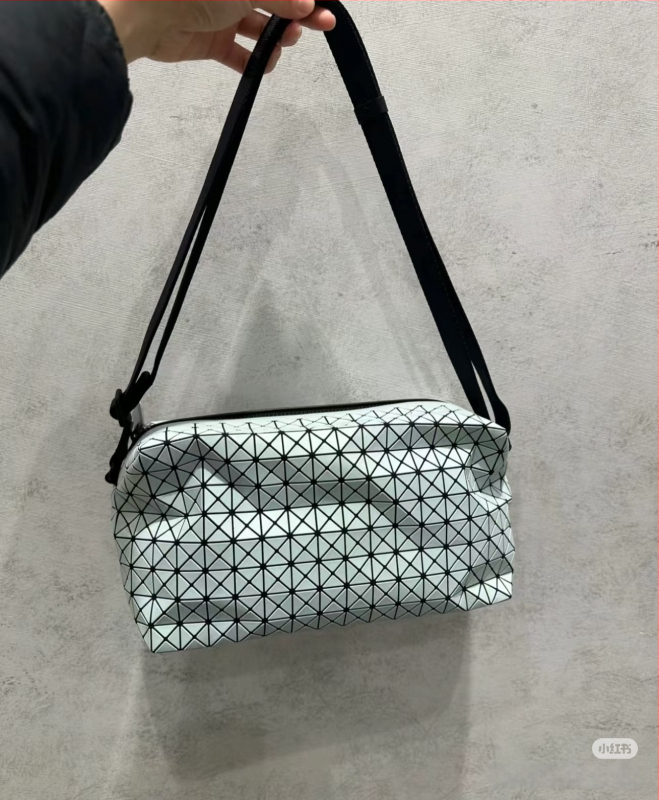Geantă pentru cameră din silicon, cu model romb geometric – unisex, curea de umăr, formă mică pătrată.