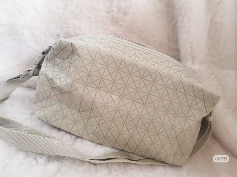 Geantă pentru cameră din silicon, cu model romb geometric – unisex, curea de umăr, formă mică pătrată.