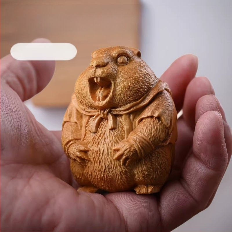 Мило дървено резбовано groundhog, украса за бюро, подарък от масивно дърво