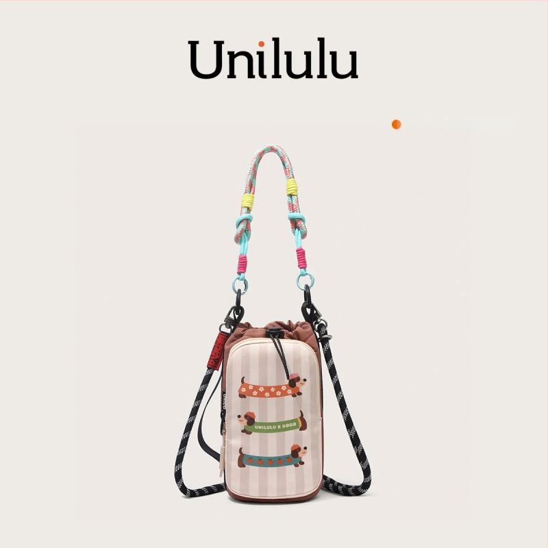Geantă crossbody drăguță cu desene animate pentru eleve, stil Ins, design de nișă, model 2026, elegantă și unică pe umăr