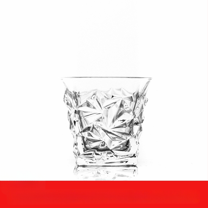 Σετ γυάλες ευρωπαϊκού στυλ: ποτήρια κρασιού, ουίσκι και μπύρας