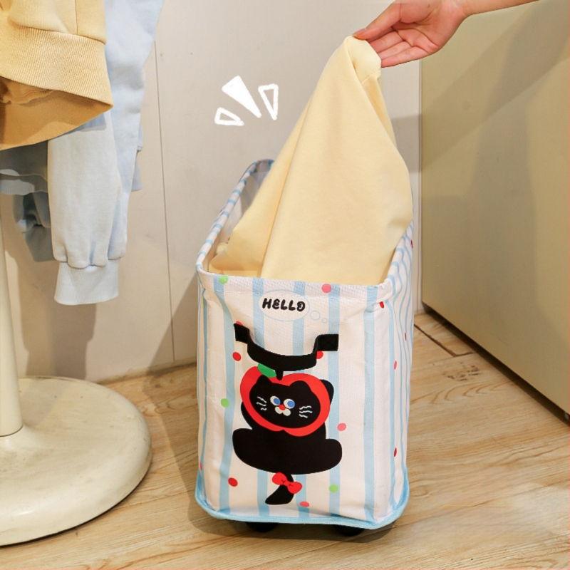 Összecsukható mosókosár kontrasztos színekkel, leválasztható, fürdőszobában; tárolás plüss játékok és nassolnivalók számára.