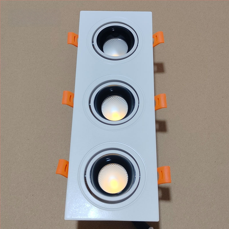 COB τετράγωνο φωτιστικό προβολέα με σχάρα, LED downlight οροφής με μία, δύο ή τρεις κεφαλές για εμπορικά κέντρα, αίθουσες έκθεσης και σαλόνια