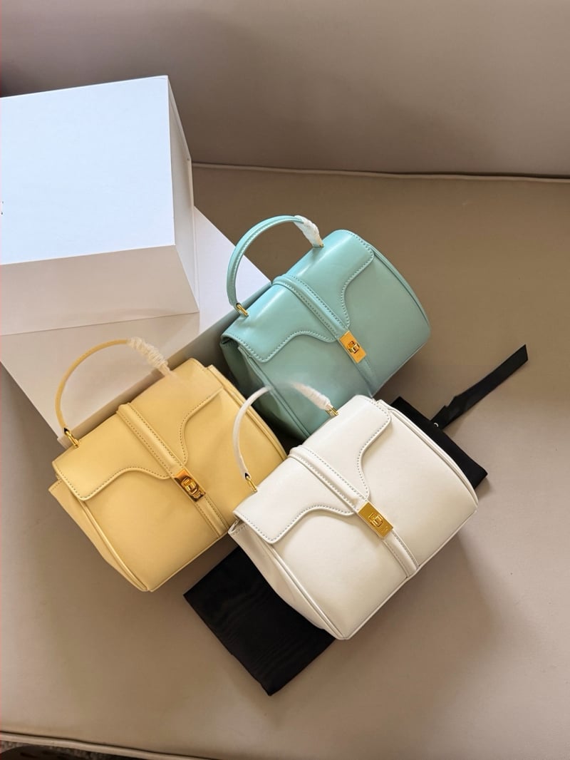 Geantă din piele naturală Arc de Triomphe Mini – geantă mică pentru umăr și crossbody, finisaj satin