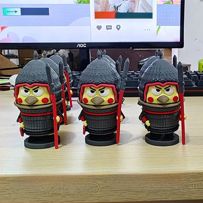 IKUN Chicken General φιγούρα ρητίνης για διακόσμηση αυτοκινήτου