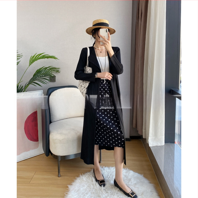 Palto plisat în stil Miyake pentru femei, model de primăvară 2026, mâneci lungi, cardigan cu rever, palton lung de tip trench