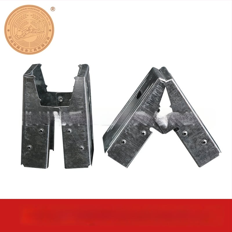 Γαλβανισμένος F‑σφιγκτήρας για ξυλουργικές εργασίες, σκελετό και υποστήριξη γυψοσανίδας – γρήγορο εργαλείο σταθεροποίησης που εξοικονομεί κόπο