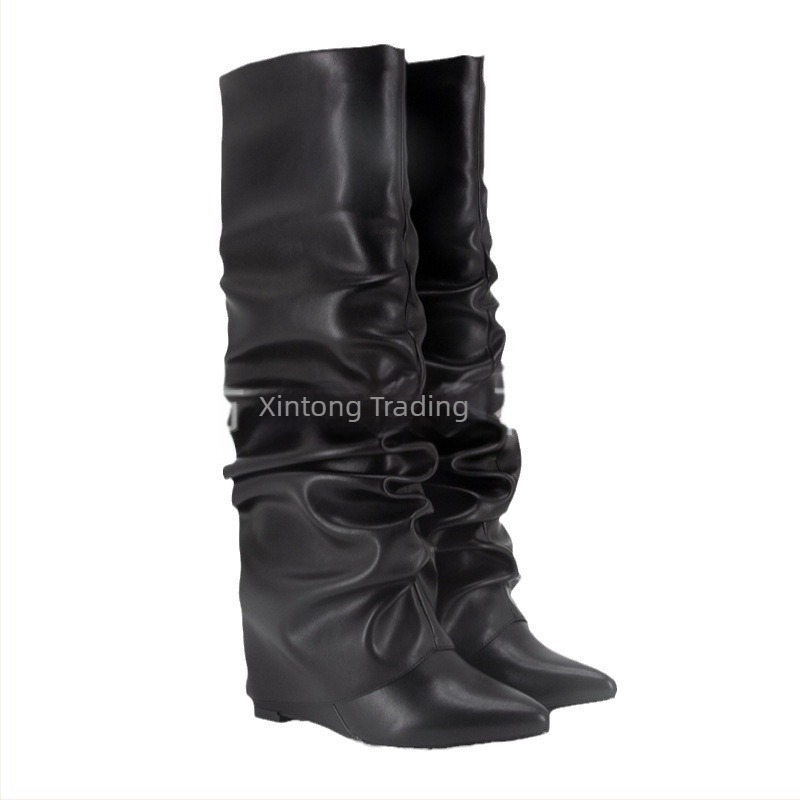 2024 Ευρωπαϊκές και Αμερικανικές Νέες Μπότες Εξωτερικού Εμπορίου με Μυτερές Ζαρωμένες Μπότες, Ψηλοτάκουνα, Τακούνι Σφήνας, Γυναικείες Μπότες, Μοντέρνες Μπότες με Πέλος μέχρι το Γόνατο, Γυναικεία Παπούτσια