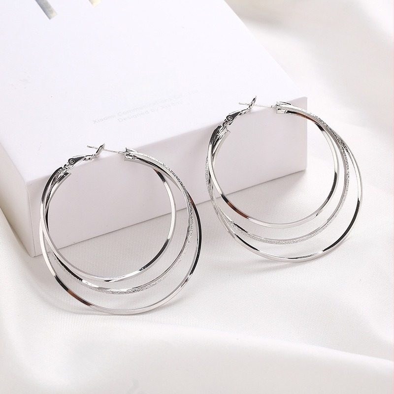 Πολυστρωματικά νέα μοντέρνα ασημένια σκουλαρίκια με μεγάλο κρίκο 2024, φθινοπωρινά και χειμωνιάτικα κομψά σκουλαρίκια υψηλής ποιότητας σε στυλ θεάς, σε σχήμα κύκλου