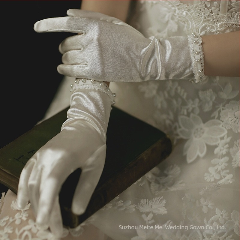 Νέο μαύρο νυφικό φόρεμα με κοντά γάντια, κόκκινα γάντια, δαντελένια γάντια, λευκά γάντια