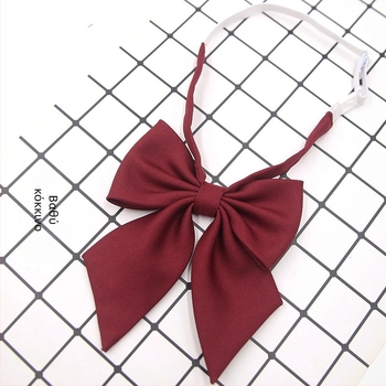 Σε απόθεμα Ιαπωνικό Jk School Style Μονόχρωμο Φιόγκος με Μαύρο Μυτερό Φτερό Λουλούδι για Κολάρο με Διαγώνιο Καφέ Λουλούδι για Παιδιά