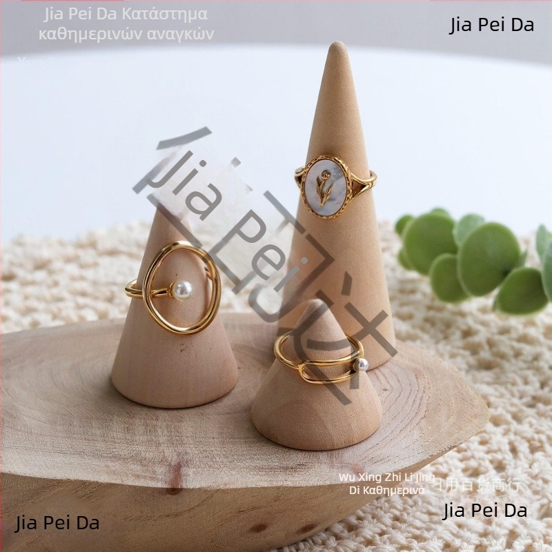 Ξύλινη κωνική βάση επίδειξης δαχτυλιδιών, κοσμήματα, κατάστημα κοσμημάτων, αποθήκευση δαχτυλιδιών, φωτογραφία, πόζα, στολίδια