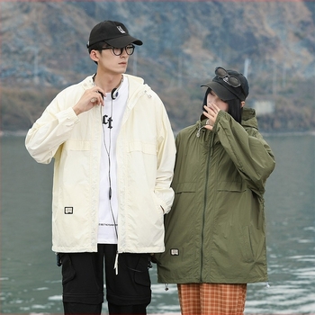 Καλοκαίρι 2025 Νέα Μονόχρωμα Ρούχα για Ζευγάρια με Αντηλιακή Προστασία από τον Πάγο, Ανδρικά Μεγάλα Μεγέθη, Ρούχα για Άνοιγμα Δέρματος, Ανδρικό Μπουφάν με Κουκούλα