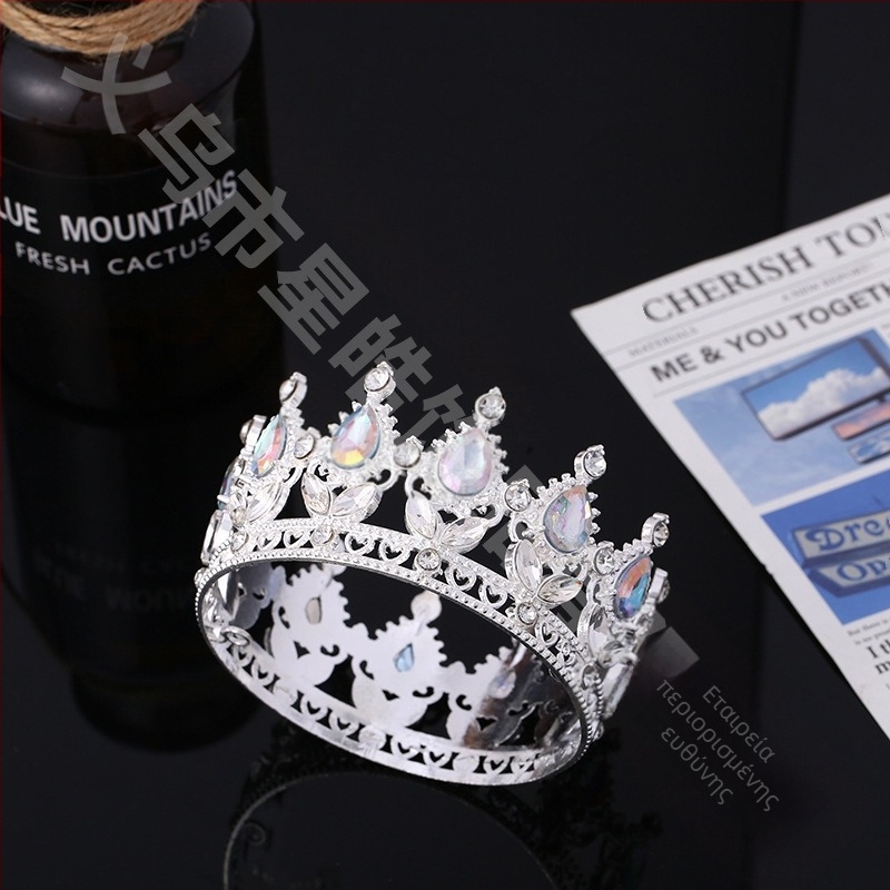 Διασυνοριακό δημοφιλές μπαρόκ νυφικό με τιάρα και βασίλισσα, στέμμα και λουλουδάτη διακόσμηση σε διάφορα χρώματα