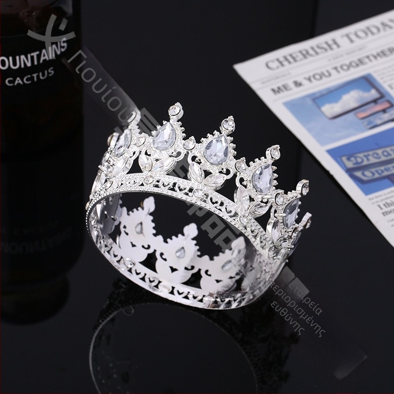 Διασυνοριακό δημοφιλές μπαρόκ νυφικό με τιάρα και βασίλισσα, στέμμα και λουλουδάτη διακόσμηση σε διάφορα χρώματα