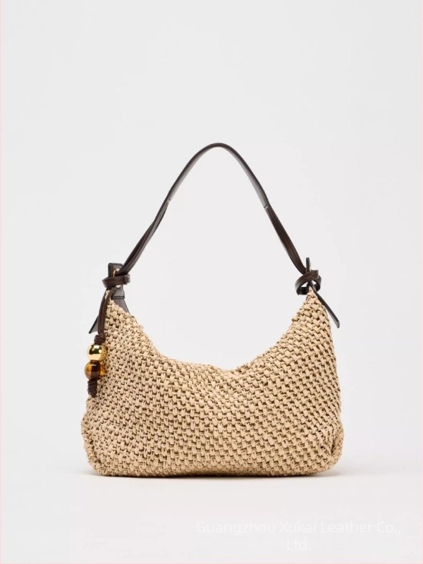 Γυναικεία πλεκτή tote τσάντα – street fashion, από ψάθα, σχέδιο για μασχάλη, οριζόντιο τετράγωνο σχήμα, φερμουάρ