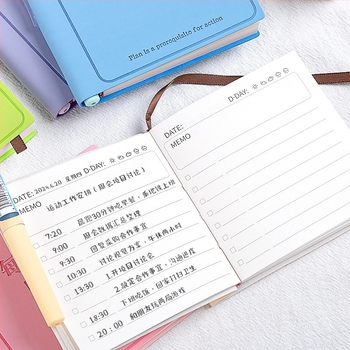 Mesibo Σημειωματάριο, τετράγωνης μορφής, δεμένο με κλωστή, χαρτί από πολτό ξύλου 40 g/m², 50–100 σελίδες, στυλ γραφείου