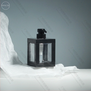 Μπουκάλι σαμπουάν PET, τετράγωνο σχήμα, κεφαλή αντλίας, κατασκευή με χύτευση υπό πίεση, μεταξοτυπικό φινίρισμα.