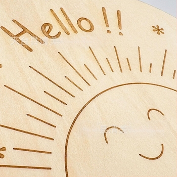 Διπλής όψεως γλυπτή ξύλινη Κάρτα Ορόσημο για μωρά – ανακοίνωση γέννησης