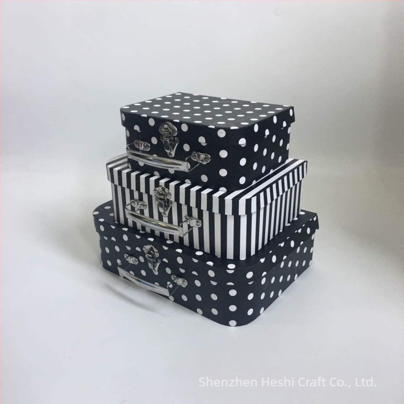 Κουτί γάμου δώρου με αιώνια άνθη – Ευρωπαϊκό ρετρό στυλ, φορητό τριών τεμαχίων σετ βαλίτσες (μοντέλα W9844–W9847) με περιτύλιγμα δώρου