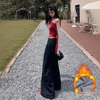 Τζιν με χαμηλή μέση, ελαφρώς φαρδιά, denim 90-95% βαμβάκι με πολυεστέρα, χωρίς ελαστικότητα, επεξεργασία σε υψηλή θερμοκρασία