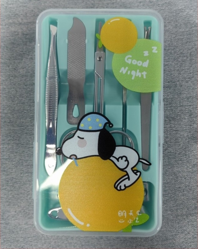 Σετ 7 τεμαχίων εργαλείων περιποίησης νυχιών σε κουτί από ανοξείδωτο ατσάλι, με ηλεκτροπλατινέ φινίρισμα