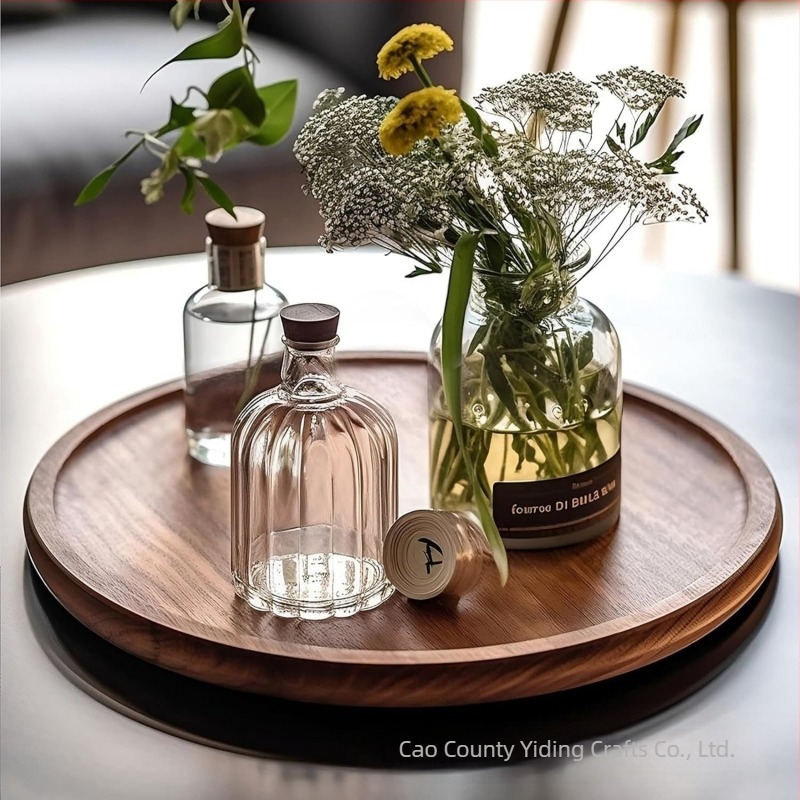 Πιάτο φαγητού σε ιαπωνικό στυλ από ξύλο μαύρης καρυδιάς, μινιμαλιστικό, προσαρμογή με εκτύπωση λογότυπου, κυκλοφόρησε το 2023.