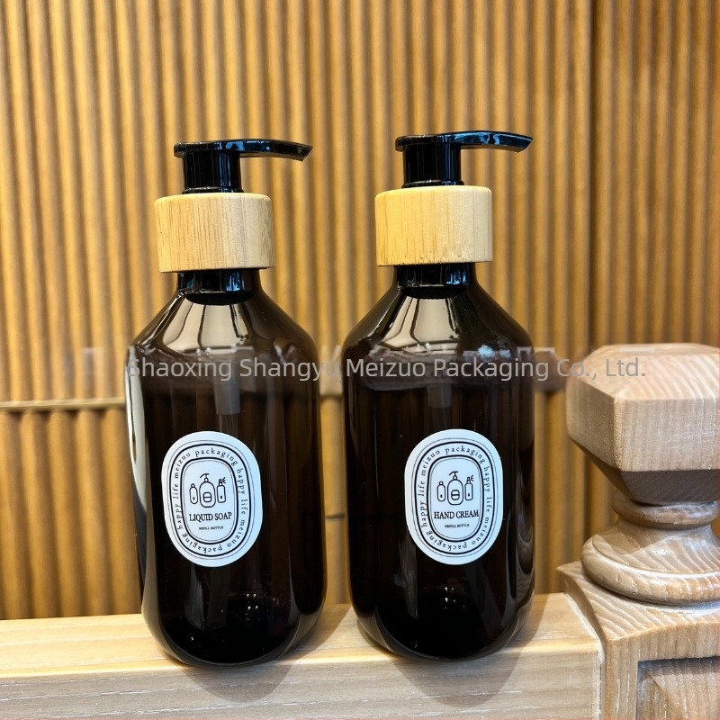 Διπλό σετ φιαλών σαμπουάν με δοσομετρικό, αντλία από μπαμπού, PET υλικό, κατασκευασμένες με Blow molding, καλλυντική συσκευασία