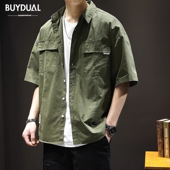 Ανδρικό πουκάμισο με χαλαρή γραμμή, κοντά μανίκια, μυτερός γιακάς, διακοσμητική τσέπη, μονόχρωμο