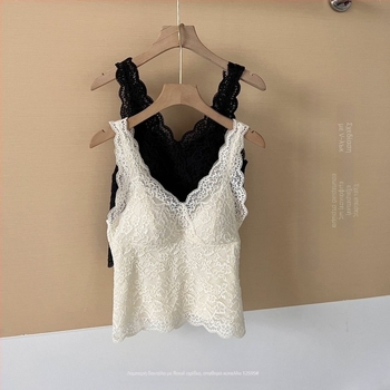 Βαμβακερή δαντελένη bralette με 3/4 κύπελλο, V-λαιμό, φλοράλ δαντέλα, σταθερές τιράντες, μπορεί να φορεθεί ως εξωτερικό ένδυμα