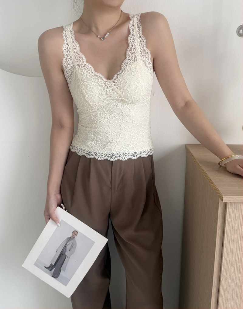 Βαμβακερή δαντελένη bralette με 3/4 κύπελλο, V-λαιμό, φλοράλ δαντέλα, σταθερές τιράντες, μπορεί να φορεθεί ως εξωτερικό ένδυμα