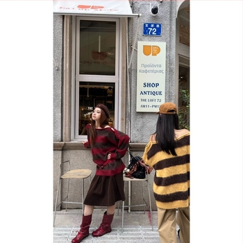 Πλεκτό τοπ με ρίγες, μακριά μανίκια, ψηλή λαιμόκοψη, κανναβικό ύφασμα, κορεατικό street style, φθινόπωρο 2025