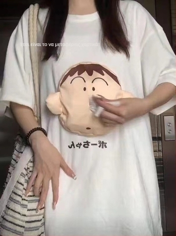 Unisex κοντομάνικη φανέλα από βαμβάκι 95%+ με anime κολλάζ σχέδιο, χαλαρή γραμμή, στρογγυλός λαιμός, μεσαίο μήκος