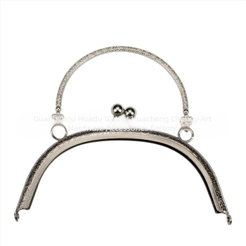 Μεταλλικό εξάρτημα για τσάντες από σίδηρο, μάρκα Chuangyi bags, μονόχρωμο σχέδιο, καλοκαίρι 2023