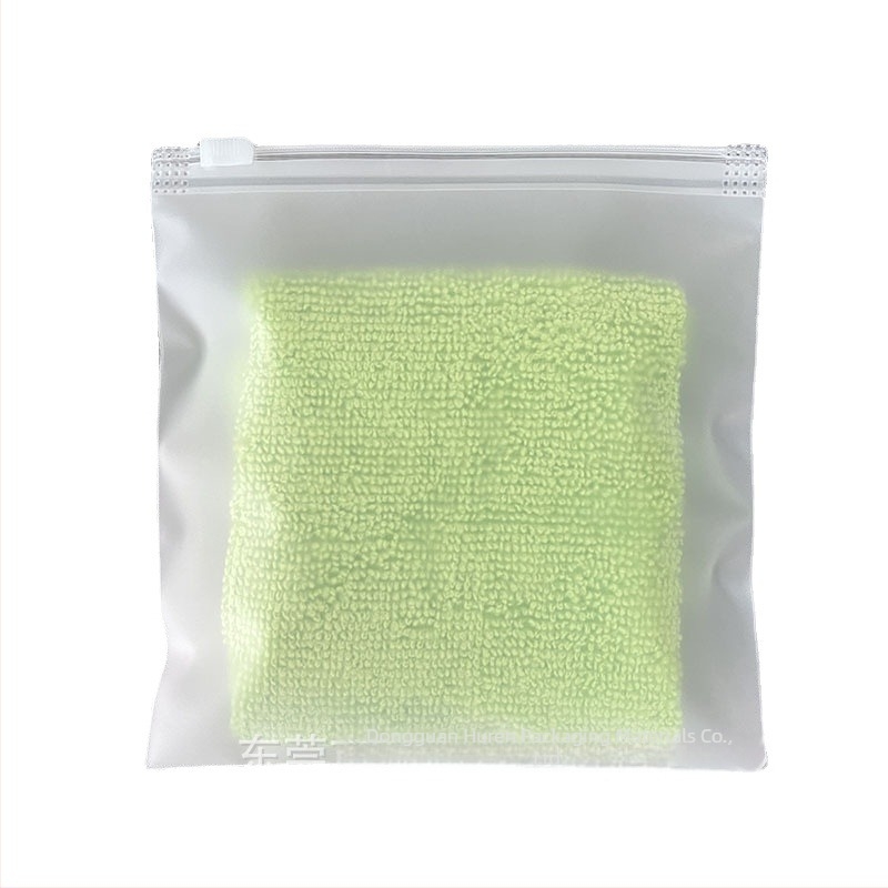 Τετράγωνες ματ σακούλες με φερμουάρ, αυτοσφραγόμενες για συσκευασία ρούχων (υλικό: CPE; χρήση: συσκευασία ρούχων; μήκος σφραγίδας: 1 cm)