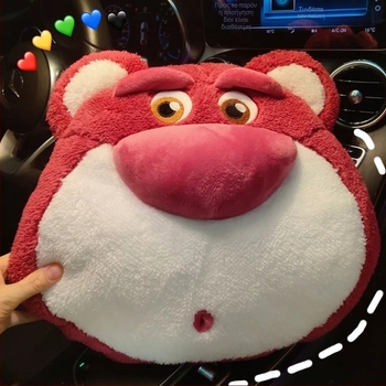 Μαξιλάρι προσκέφαλου αυτοκινήτου για τον αυχένα με μοτίβο φράουλα-αρκουδάκι, εξωτερικό συνθετικό βελούδο, γέμισμα συνθετικών ινών, στυλ καρτούν