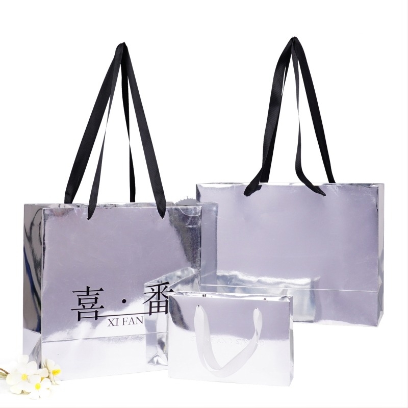 Χάρτινη τσάντα για κατάστημα ενδυμάτων, τετράγωνη βάση, offset εκτύπωση, μάρκα Jiaxi, λογότυπο εκτυπωμένο, ημερήσια χωρητικότητα 10.000