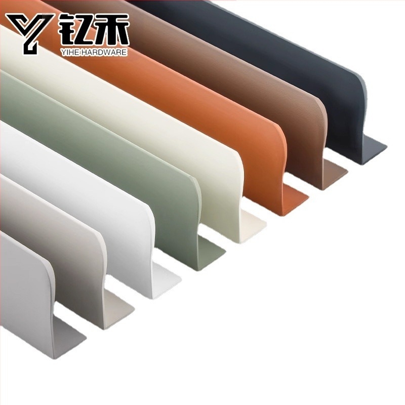 Πόρτα ντουλάπας με κρυφή λαβή σε καμπύλη για τον αντίχειρα, Morandi μινιμαλιστικό στυλ, αλουμίνιο κράμα, στεγανοποίηση άκρων