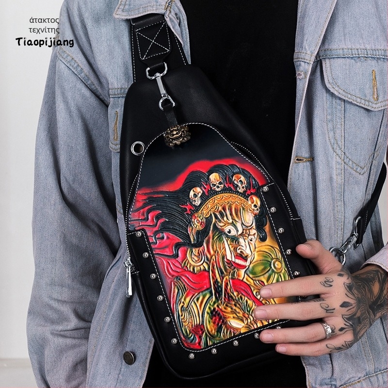 Ανδρική δερμάτινη τσάντα crossbody Naughty craftsman με χειροποίητη χαρακτική δέρματος, γνήσιο δέρμα, street trend, μεγάλη χωρητικότητα, μοτίβο ζώων