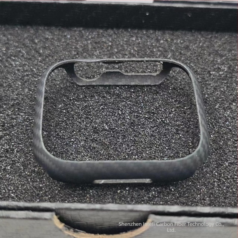 Θήκη Apple Watch QAdir για σειρές 4–7, ανθρακονημάτινο αραμίδιο