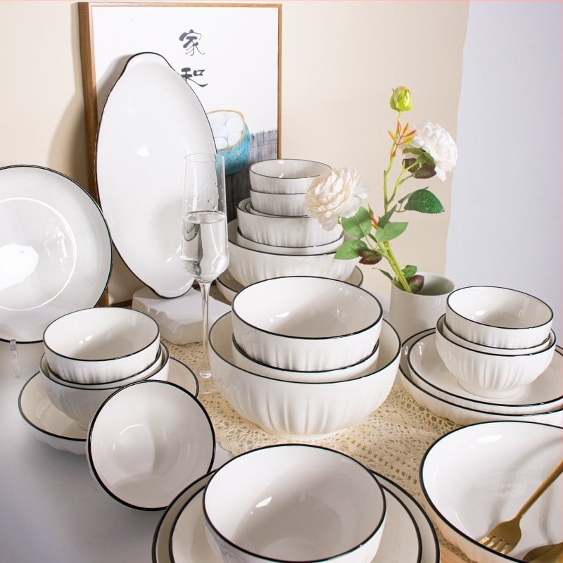 Σετ πορσελάνινα μπολ - στρογγυλό, μοντέρνο μινιμαλιστικό στυλ, περιλαμβάνει μπολ, μπολ για ρύζι, πιάτο και ξυλάκια φαγητού; κατάλληλο για φούρνο μικροκυμάτων; επίστρωση με χρώμα υπογλάζ.