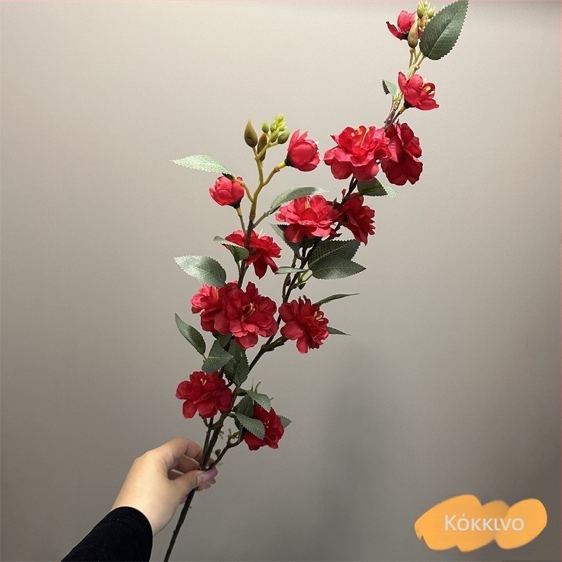 Διάταξη από μεταξένια λουλούδια Camellia – 10 μεγάλες και 4 μικρές κεφαλές; Υλικό: πλαστικό και μεταξωτά λουλούδια; Κατάλληλη για γάμους, εξωτερικές φωτογραφίσεις, διακοσμητικά για φωτογράφηση και οικιακή διακόσμηση.