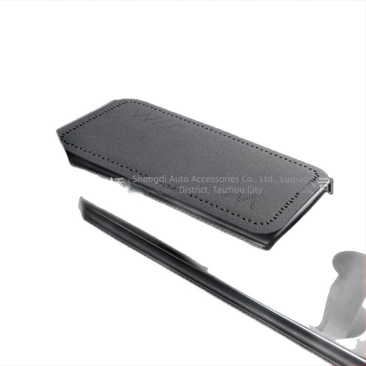 Κάλυμμα υποβραχιόνιου αυτοκινήτου - Ultra-thin βελούδινο κεντρικό μαξιλαράκι με τρίγωνες οπές, universal για όλες τις εποχές, PU υλικό, με εκτύπωση λογότυπου