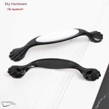 Χερούλι πόρτας για ντουλάπες, σώμα από κράμα αλουμινίου με ένθετο από πλαστικό, ηλεκτροπλατινωμένο φινίρισμα, μοντέλο YQ502