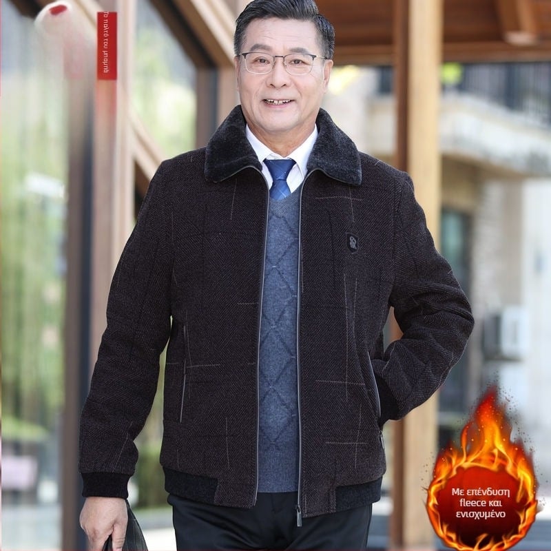 Ανδρικό χειμερινό εξωτερικό ένδυμα με πέτο γιακά, μονόμπροδο κλείσιμο, άνετη γραμμή, τσέπες τύπου patch, πολυεστερικό ύφασμα