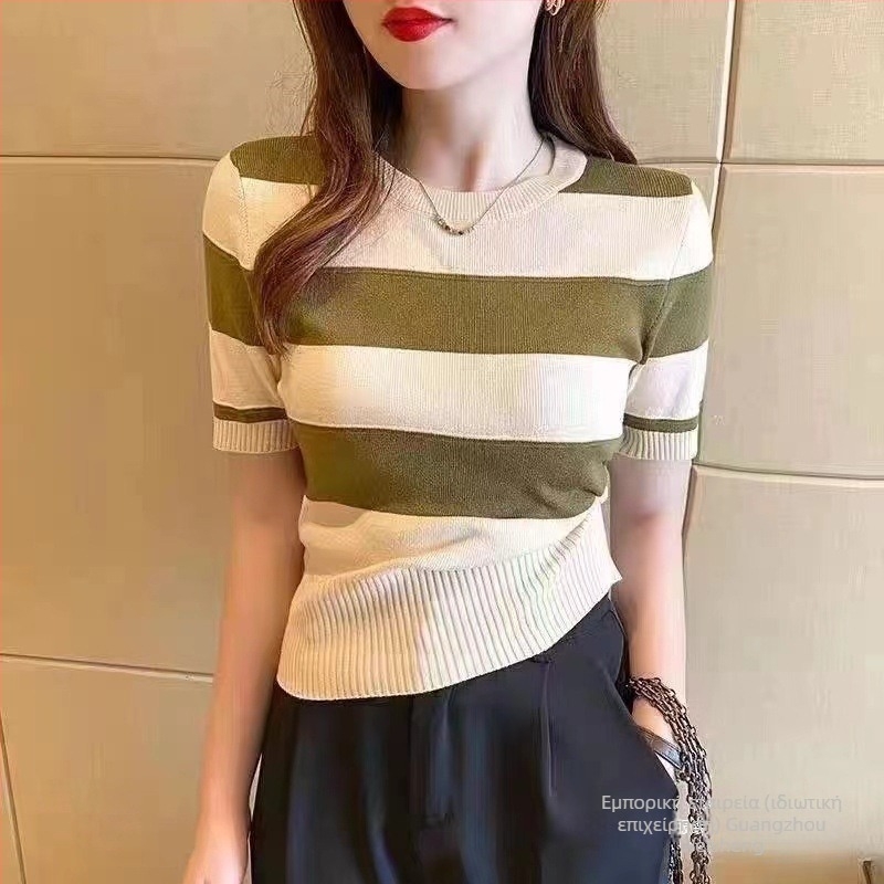 Πλεκτός γυναικείος πουλόβερ με κουκούλα από βισκόζη, ριγέ – στενή γραμμή, 3/4 μανίκια