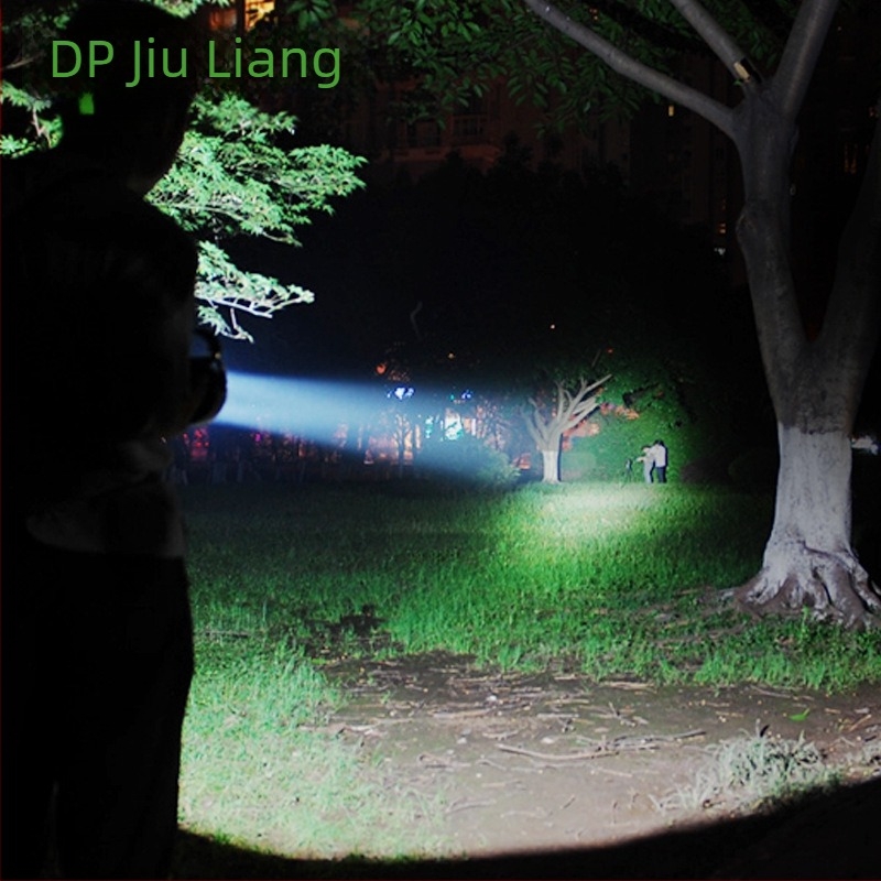 Φορτιζόμενος προβολέας LED7049B - χειροκίνητος φακός με μακρύ εύρος για εξωτερικό κάμπινγκ και έκτακτη φωταγώγηση, LED 1,5W, μπαταρία 1800 mA, ABS περίβλημα, εμβέλεια 100–200 μέτρα