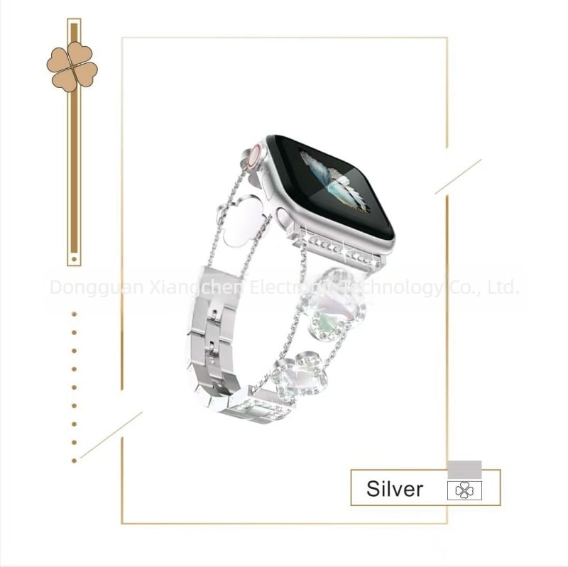 Μεταλλικός ιμάντας ρολογιού για Apple iWatch με μοτίβο τετράφυλλου clover με διαμάντια; Συμβατός με Apple, Universal και Huawei; κούμπωμα με κουμπί snap; κυκλοφόρησε το 2024
