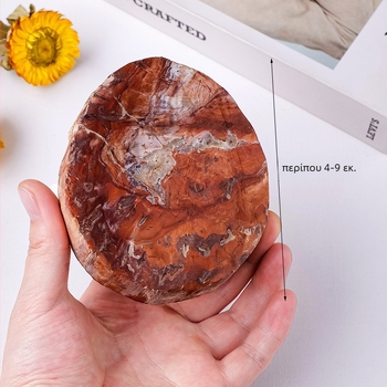 Βάση για φλυτζάνι τσαγιού από απολιθωμένο ξύλο με γεωμετρικό τοπίο, από την Ah Peng Crystal Crafts, μοντέρνος μινιμαλισμός