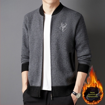 Ανδρικό chenille cardigan-jacket με επένδυση φλίς, παχύ πλεκτό, γιακά μπέϊζμπολ, πλαϊνά τσέπες